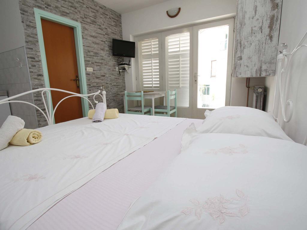 Apartments Srdjan Makarska Exterior foto